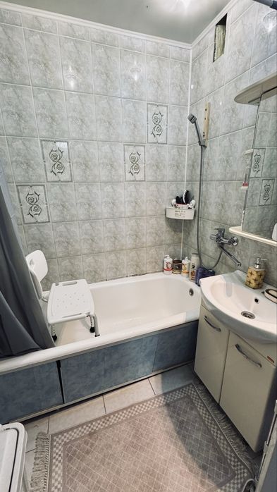 Продам 2-хкомн кв р-н Автопарк