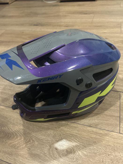 Каска Kenny Elite