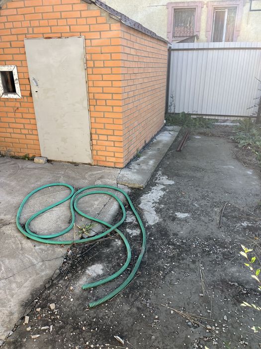Продам здание гараж с баней