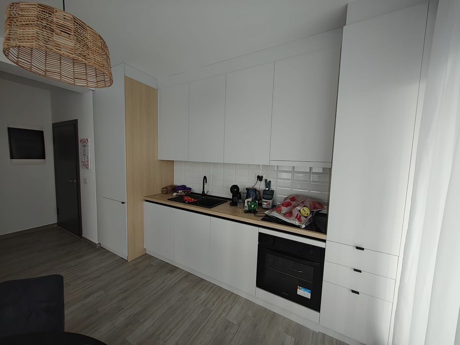 Mobilă la comandă, montaj mobilă.