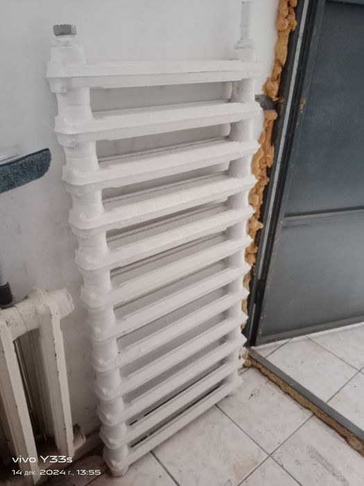 Продам чугунные батареи.