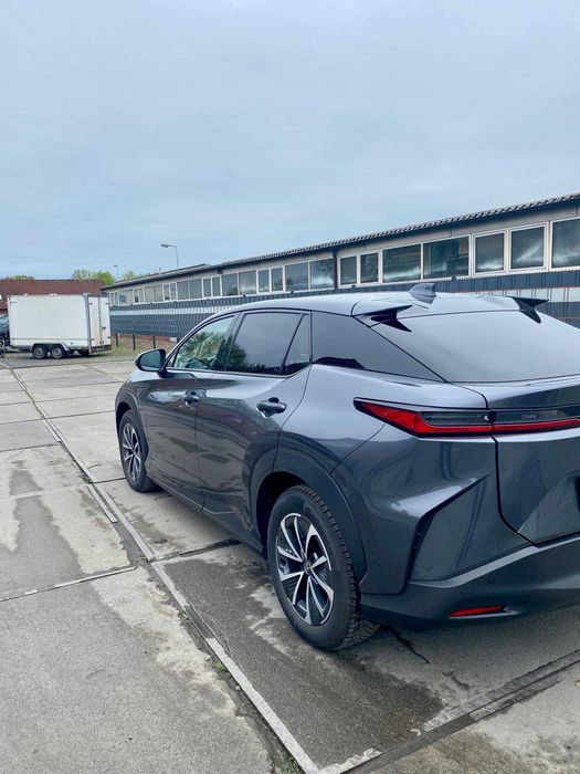 Lexus Rz300E full electric