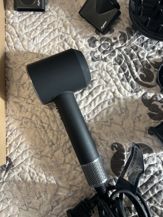 Dyson Supersonic HD07 – Feon profesional, nou în cutie + accesorii