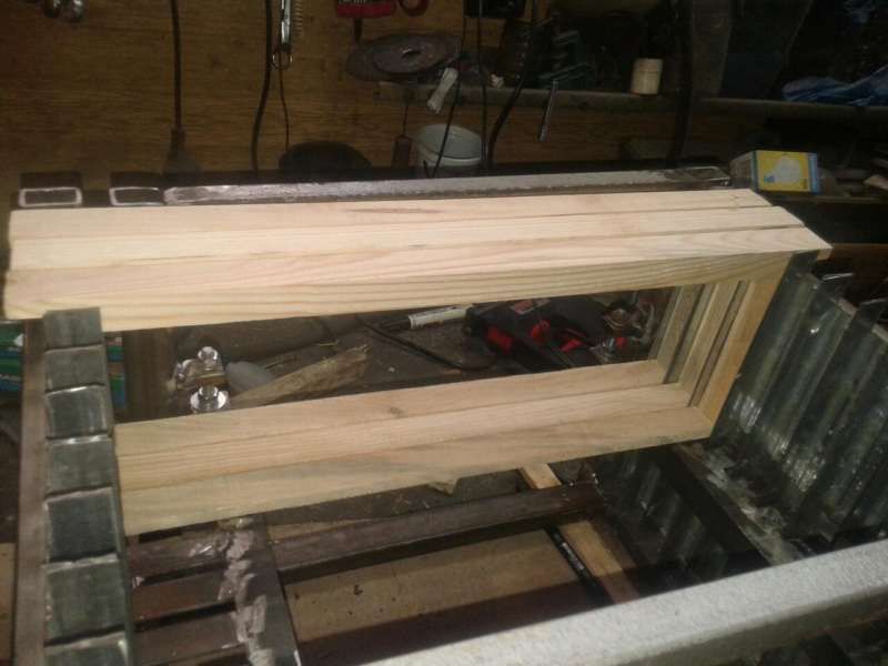 Шаблон за пчелни рамки