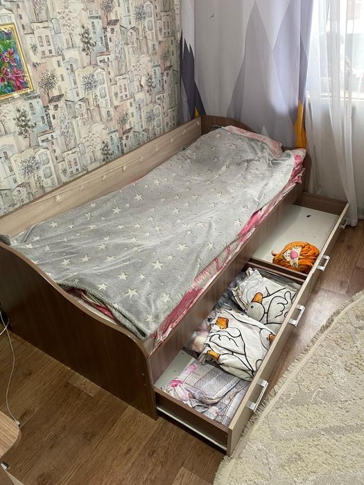 Продам кровать детскую