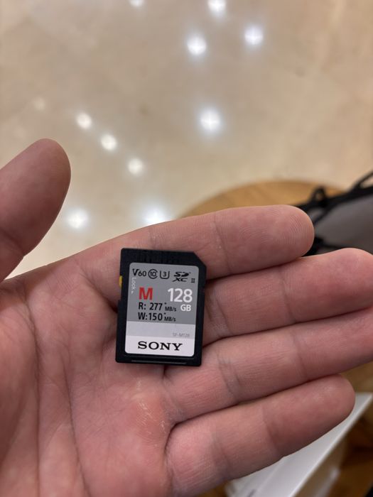 продам Sony zv-e10