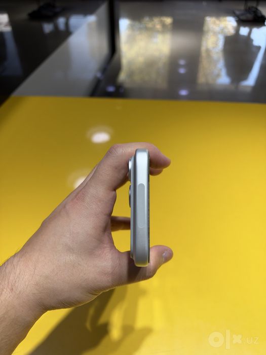 Iphone 17 pro max silver