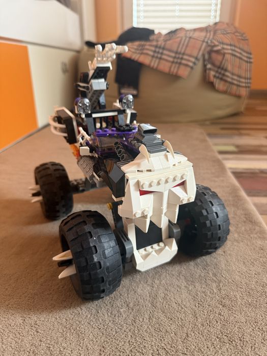 Ninjago scull truck 2011