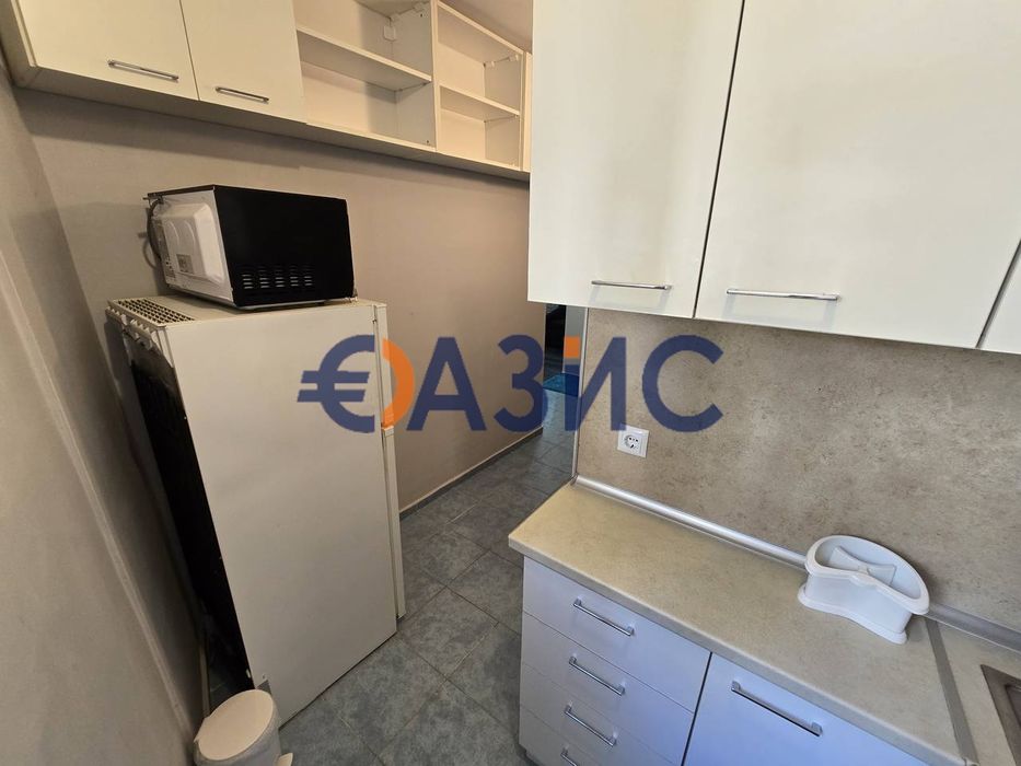 Продава се Двустаен апартамент в к.к. Слънчев бряг - 62 кв.м за 1050 €/кв.м - Снимка #2