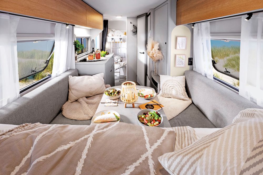 Rulotă nouă/premium de închiriat/ 4-6 persoane/LMC Sassino 470k 2025