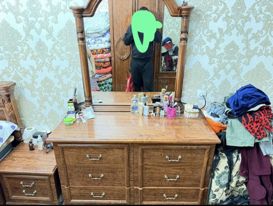 Спальный гарнитур