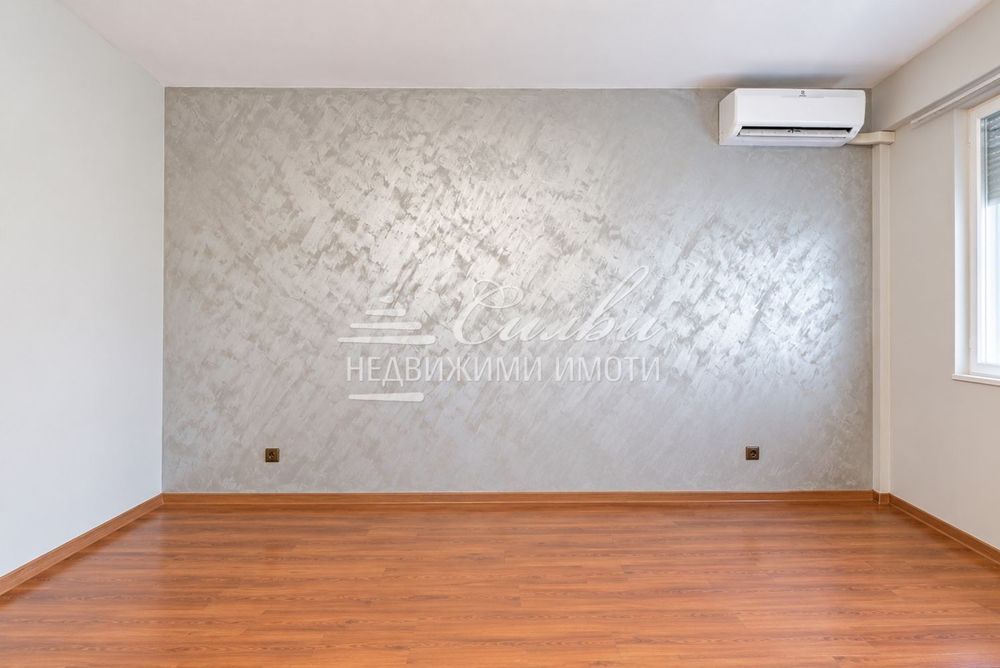 Продава се Двустаен апартамент в Шумен, Добруджански - 55 кв.м за 1982 €/кв.м - Снимка #4