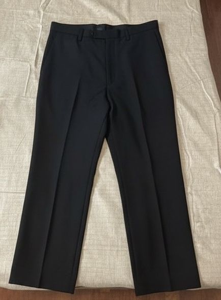 Vând costum ginere Gherasos, ideal pentru persoanele 1.80-1.85