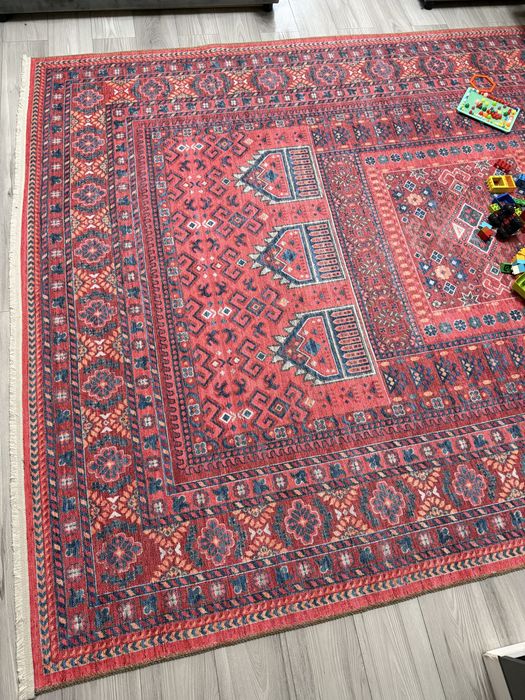 Продается безворсовый ковер Турция