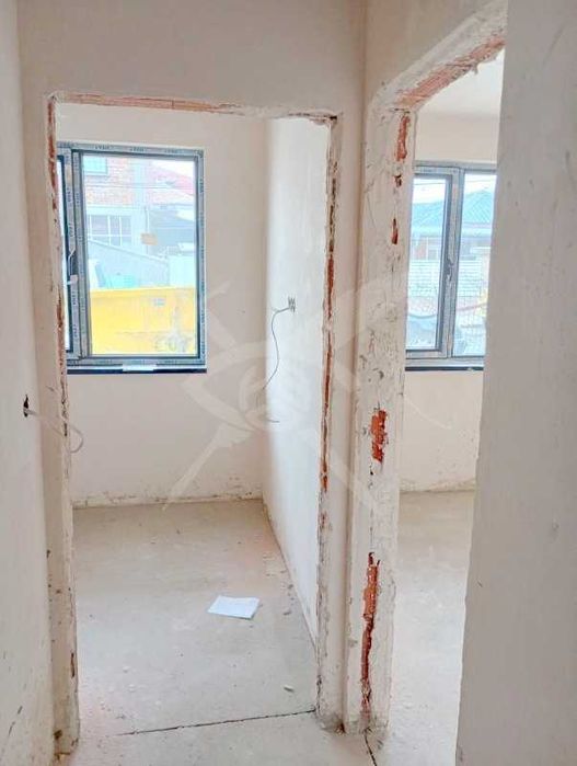 Продава се Тристаен апартамент в Бургас, Меден рудник - зона А - 84 кв.м за 881 €/кв.м - Снимка #2