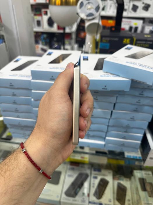 Powerology Ultra-Thin MagSafe Power Bank 5000mAh: