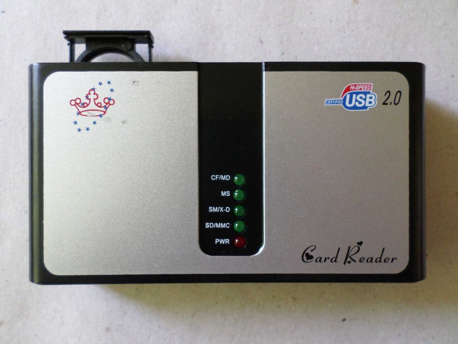 Четец за карти-памет (Winstars)