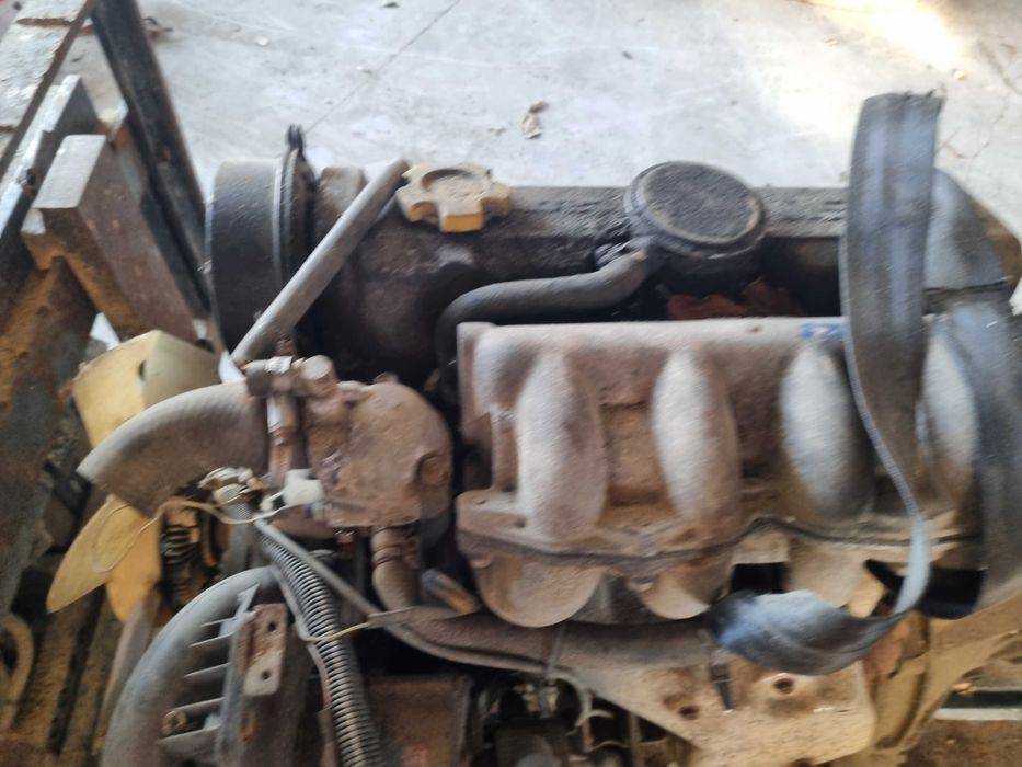 motor nissan vanette 2300 din 2001 cu cutie viteze