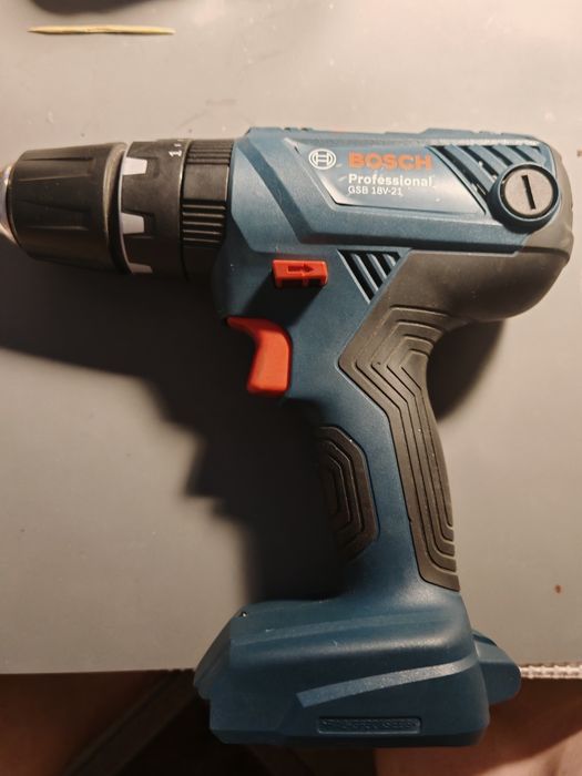 Bosch Gsb 18V-21  mașina percutor găurit noua