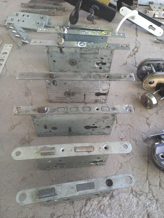 Продам замки на двери