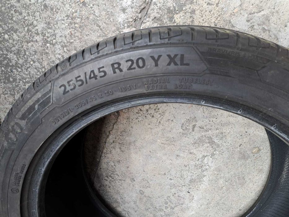 2 anvelope 255/45 R20 Barum