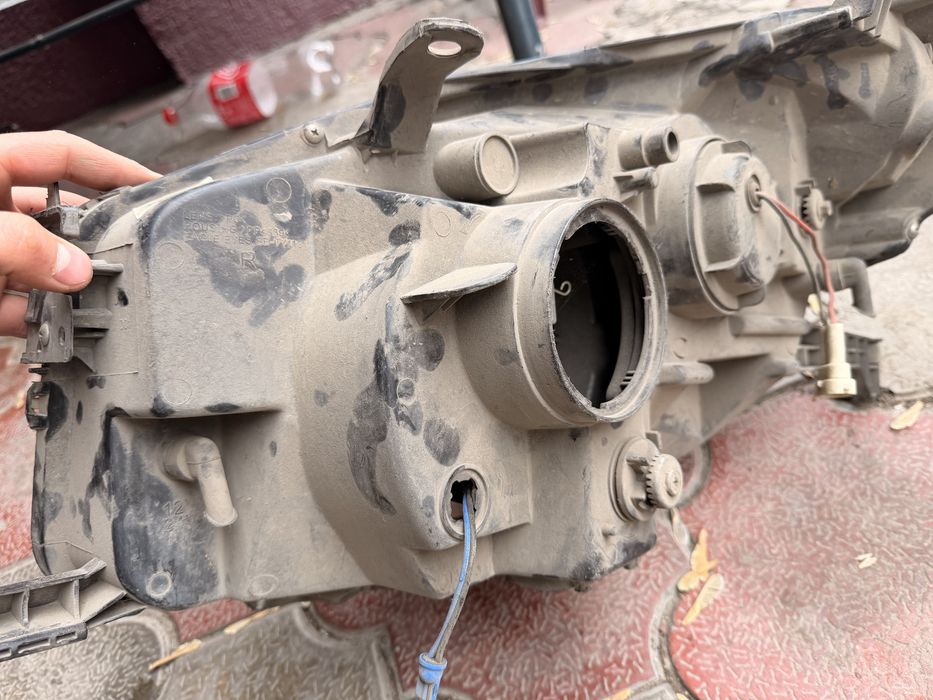 Передние фары Tpyota Prado 150