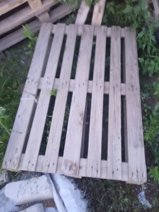 Продам поддоны 1500 тенге