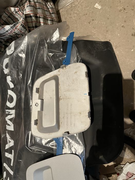 Продам заглушки в передний бампер б/у