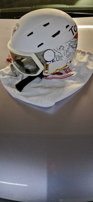 Ски каска Rossignol