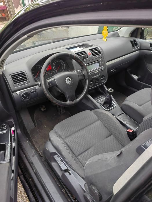 Vand golf5 1.6 benzina