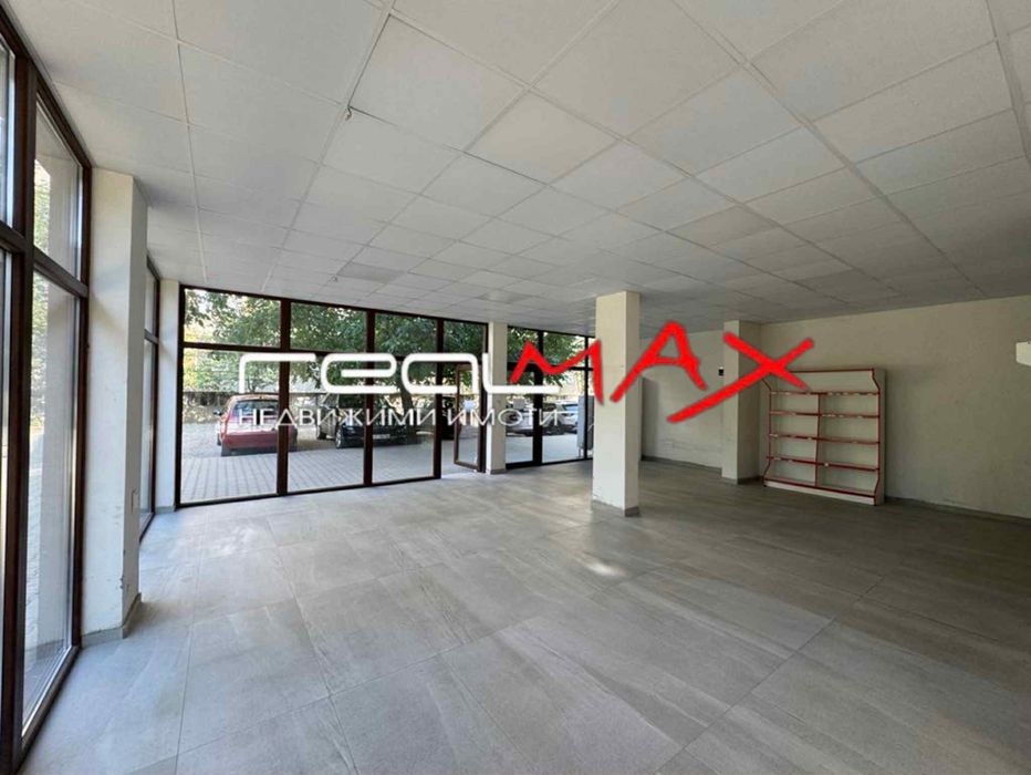 Дава се под наем Магазин в Казанлък - 216 кв.м за 550 € - Снимка #1