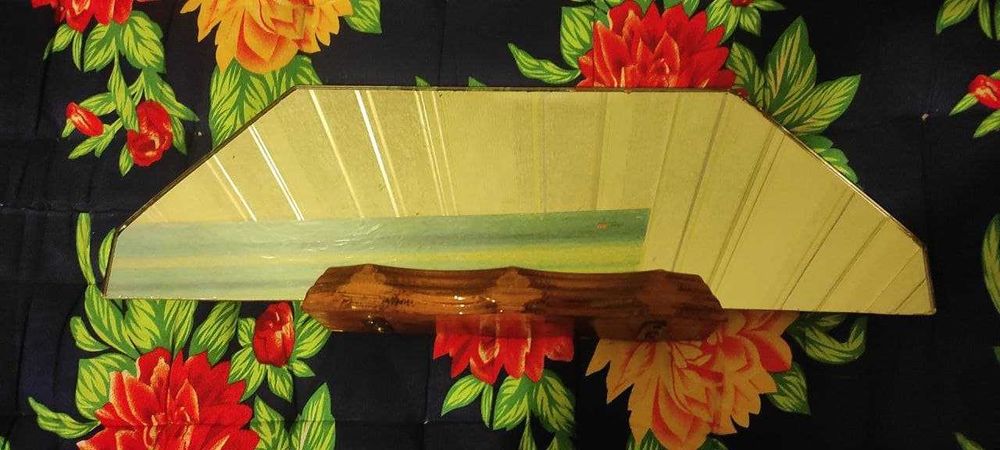 зеркало с подставкой