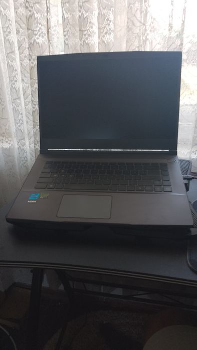Laptop Msi 15 thin b12uc (inca  14 luni de garanție)