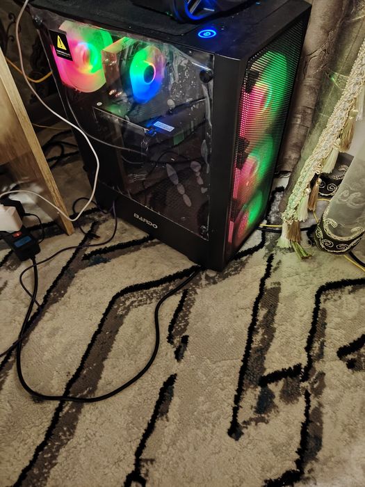 Kompyuter sotiladi b/u