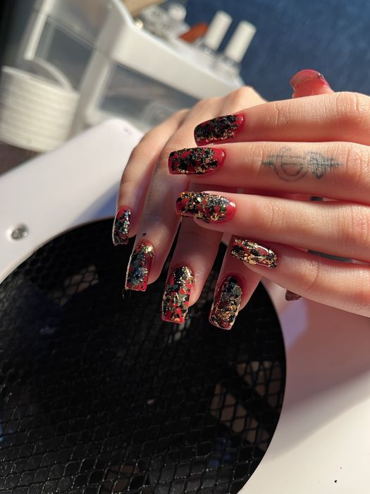 Предоставляю услуги мастера маникюра