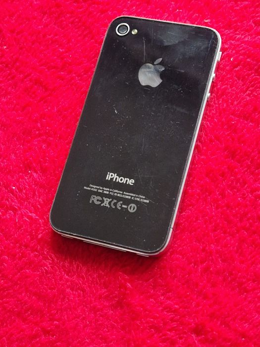 Telefon cu touchscreen.  Nu se aprinde
