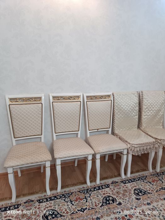 Стол орындыктарымен