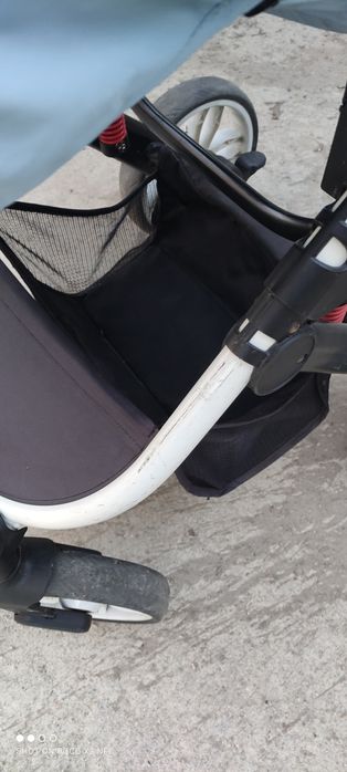 Продавам бебешка количка 3 в 1 Kikkaboo