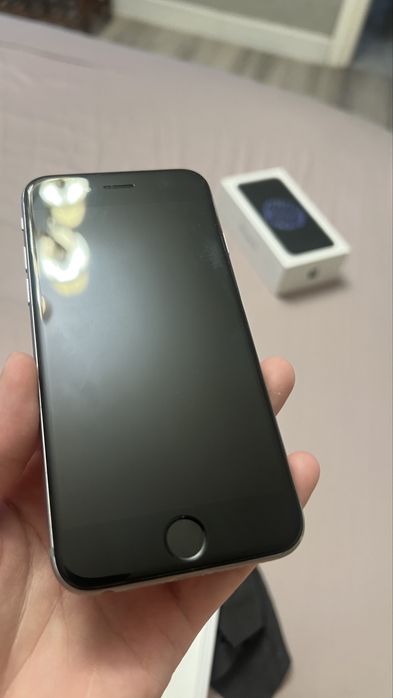 iPhone 6. В оригинальной коробке