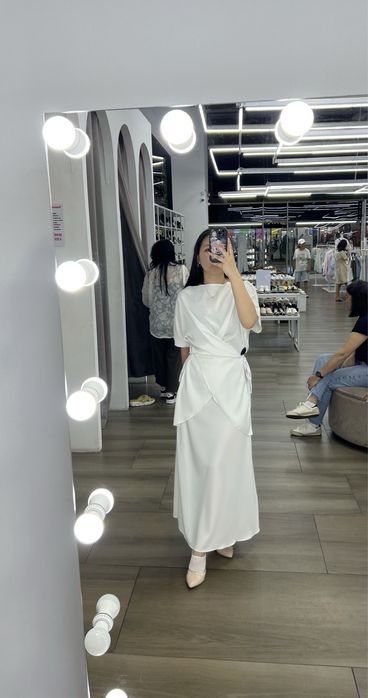 Продам белое платье.