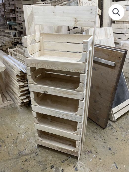 Декоративен дървен стелаж от щайги с хедър за заведения и магазини