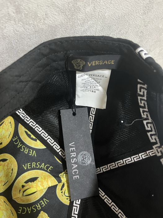 Версачи кепка новая