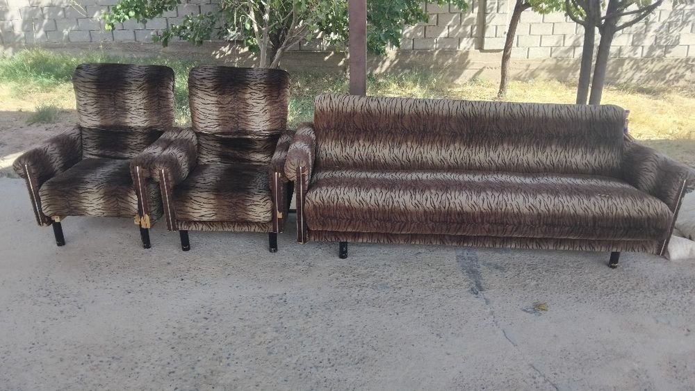 Продается диван для дома