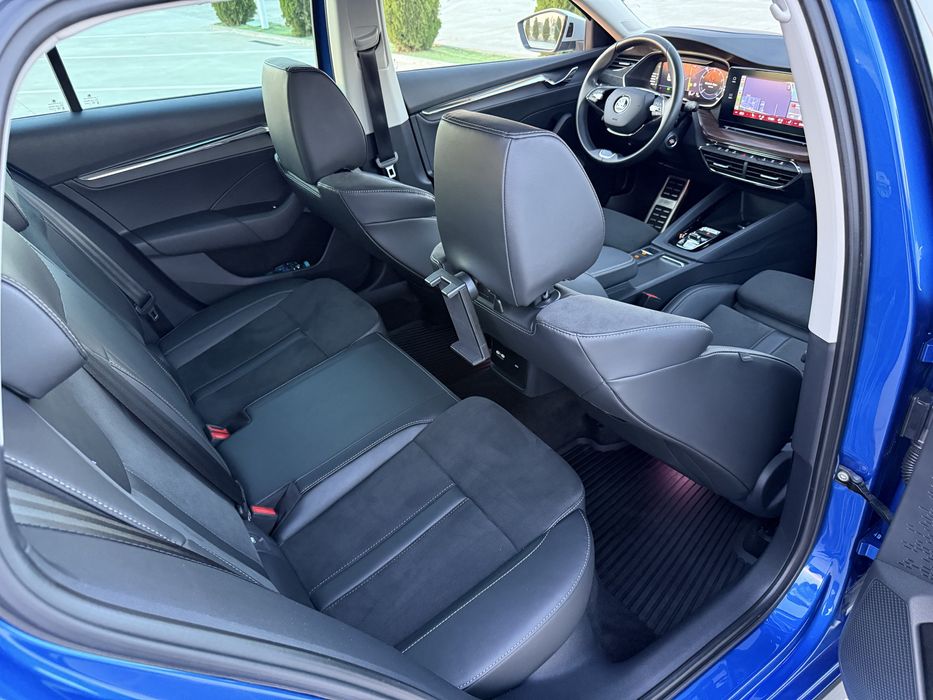 Skoda Octavia Scout DSG 4X4 matrix/Distronic/Heas Up Display