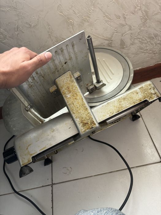 Продам Слайсер б/у