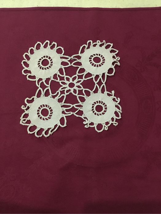 Fata de masa deosebita, din macrame, lucrat manual