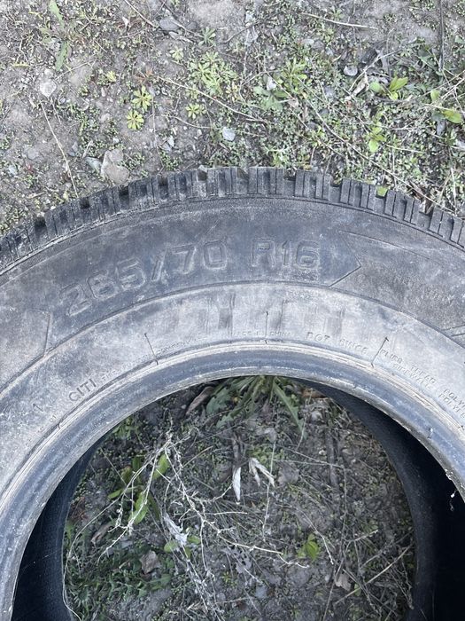 Шины легковые  195.   65.  15 всесезонка отличное