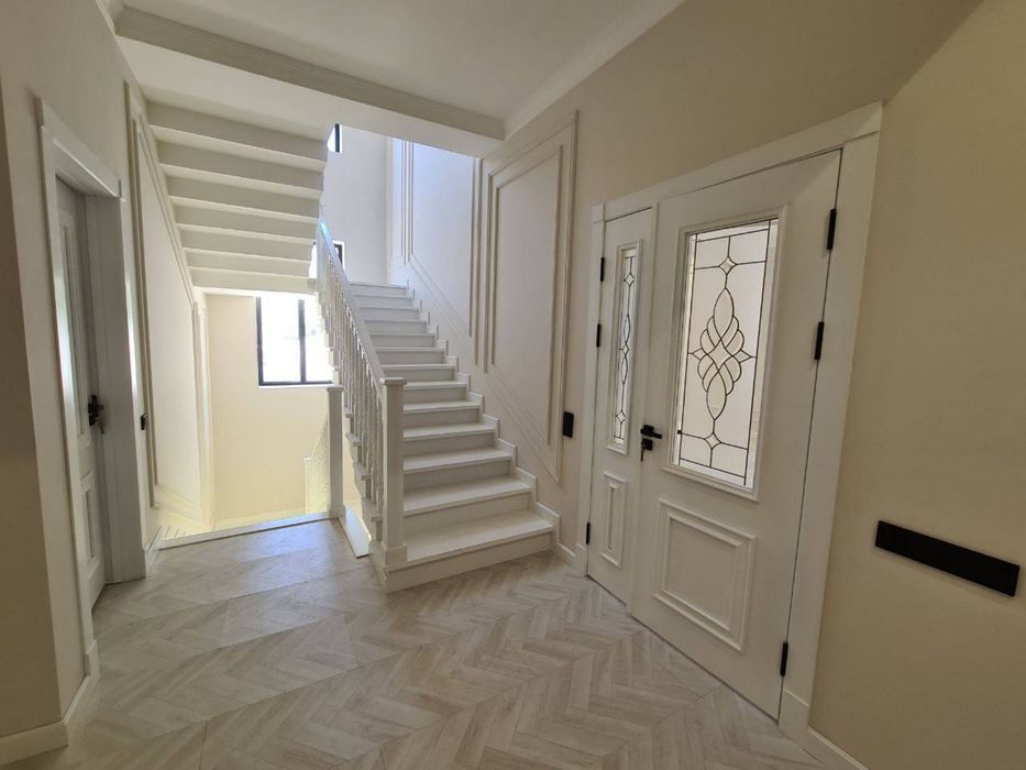 Продается дом Мирзо-Улугбек район. Центр Луначариского.