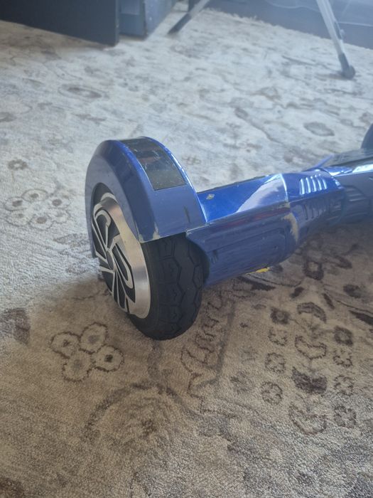 Продам гироскутер с встроенным блютузом.