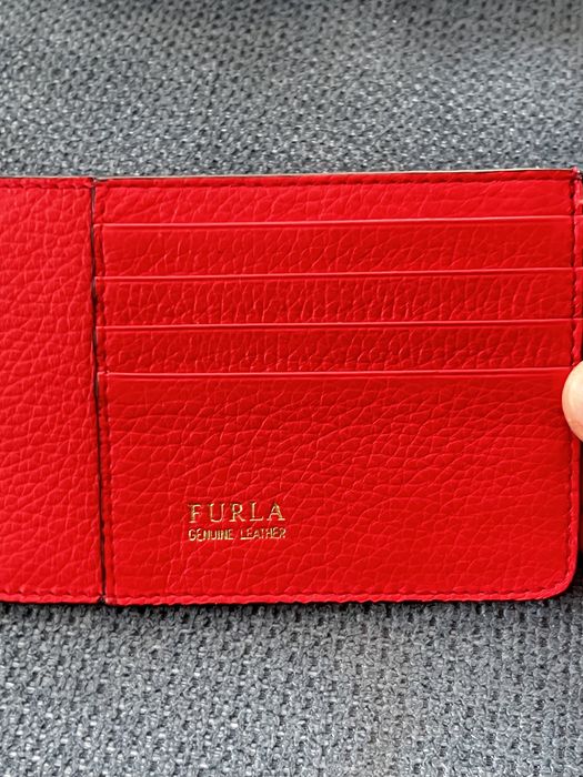 Нов модел FURLA Card holder M.8 слота за карти и отделение за банкноти